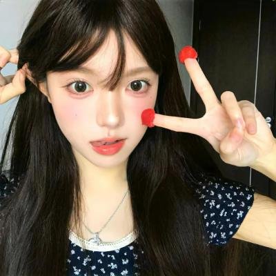 潇洒佳人淡淡妆